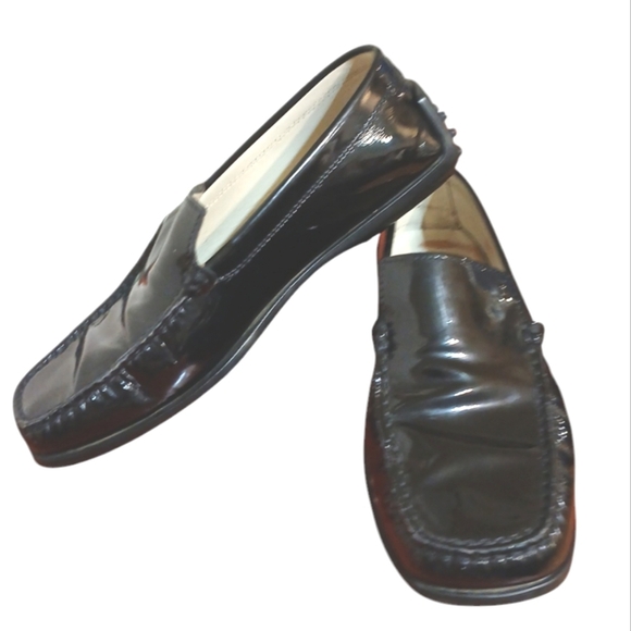 Tod's Black Patent Leather Slip-On Loafer Flats Women's size 7 - Picture 1 of 11